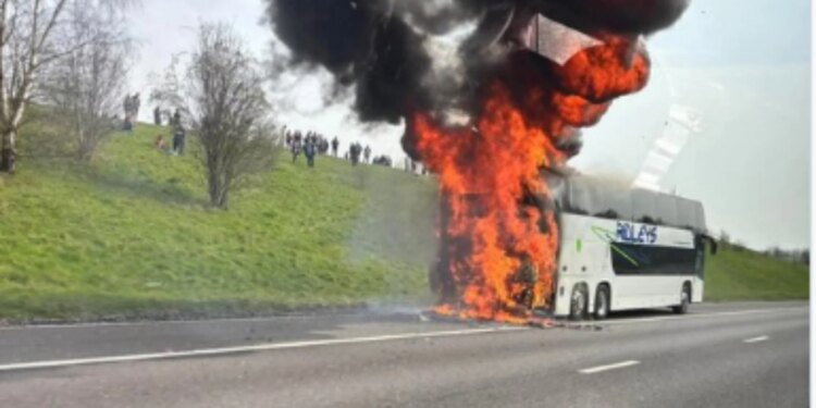 Frikë për Manchester City: autobusi i tifozëve shpërthen në flakë, çfarë ndodhi… (VIDEO)