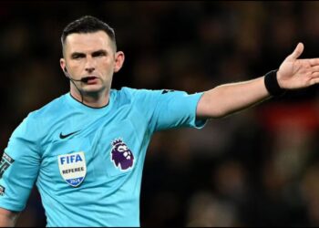 Futbolli anglez në protestë: Premier League vendos të mos përdorë VAR për goditjet e këndit.