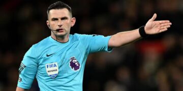 Futbolli anglez në protestë: Premier League vendos të mos përdorë VAR për goditjet e këndit.