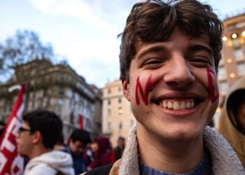 Gjenerata Z ivet Melonin në referendum, 67% e të rinjve morën pjesë në votim dhe shumica e tyre u shprehën me “Jo”