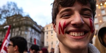 Gjenerata Z ivet Melonin në referendum, 67% e të rinjve morën pjesë në votim dhe shumica e tyre u shprehën me “Jo”