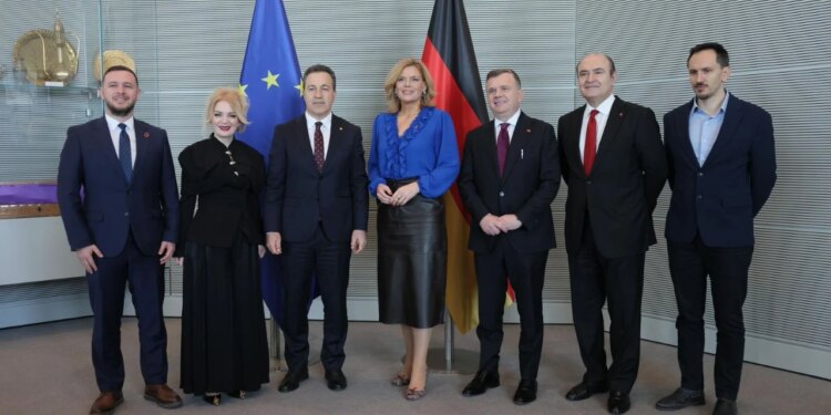 "Gjermania përkrah integrimin e Shqipërisë në Bashkimin Evropian" / Peleshi zhvillon një takim me Presidenten e Bundestagut për të shprehur mesazhe mbështetëse.