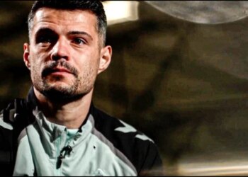 Granit Xhaka tregon përjetimet dhe kujtimet, duke nuk i përmbajtur dot emocionet e tij në një rrëfim prekës.