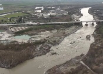 Historia në Brendësi: Aktivisti paralajmëron për rrezikun ndaj banesave nga ndërhyrjet në shtratin e Shkumbinit, gërryerjet kanë dëmtuar rëndë habitatet.