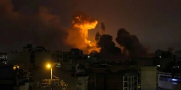 Houthit sulmojnë Izraelin me raketa nga Jemeni për herë të parë që nga nisja e luftës.