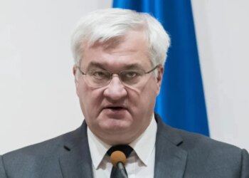 Hungaria ndalon transportin e 80 milion dollarëve, Ukraina akuzon Budapestin për pengmarrje të 7 bankierëve