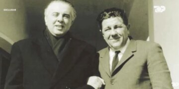 “I marrim pushtetin në Tiranë, ndërsa Enveri dhe Ramizi qëndrojnë në Moskë”, deklaron dhëndri i Kadri Hazbiut, për udhëzimet e sovjetikëve ndaj Beqir Ballukut në një intervistë ekskluzive.