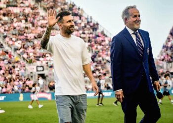 I ofron Messi-t 70 milion euro në vit dhe shprehet i kënaqur: E meriton çdo cent që e merr...