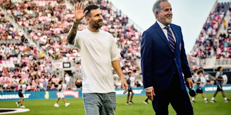 I ofron Messi-t 70 milion euro në vit dhe shprehet i kënaqur: E meriton çdo cent që e merr...