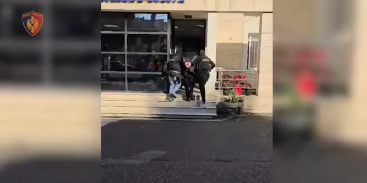 I shpallur në kërkim ndërkombëtar, 50-vjeçari i dënuar në Itali me 7 vite burg për drogë, ndalohet në Tiranë