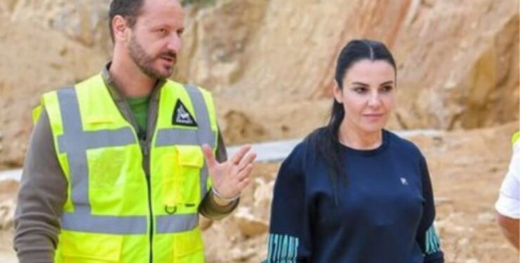 Gazmend Bardhi nxjerr mesazhet e Ballukut me Ervis Berberin: Sa shtëpi ke shit?