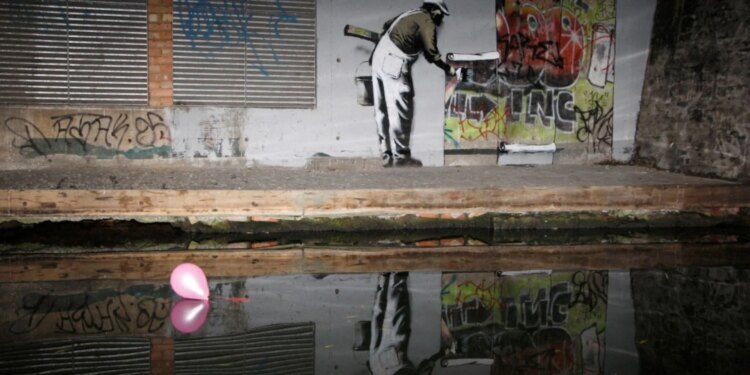 Identiteti i Banksy-t në prag të zbulimit, Reuters heton artistin anonim që revolucionarizoi botën e artit.