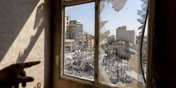 Inteligjenca iraniane shpreh dëshirën për bisedime për të përfunduar luftën, por zyrtarët amerikanë theksojnë se nuk ka negociata në zhvillim.