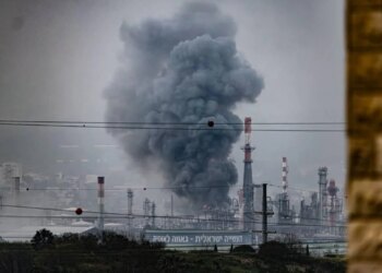 Irani godet një rafineri nafte në një qytet israelit, ende nuk ka informacion mbi viktimat.