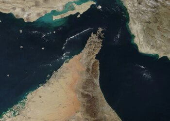 Irani paralajmëron: Do të bllokojmë përfundimisht Ngushticën e Hormuzit në rast se Shtetet e Bashkuara sulmojnë impiantet tona bërthamore.