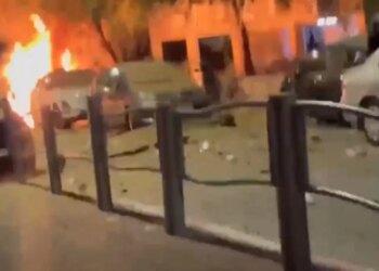 Iranin hakmerret me raketat ndaj Izraelit pas vrasjes së zyrtarëve të lartë.