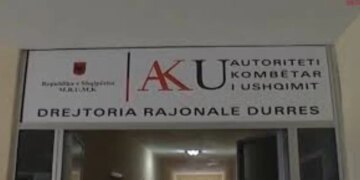 Ish-drejtori i AKU në Durrës arrestohet për kërcënimin e punonjësve