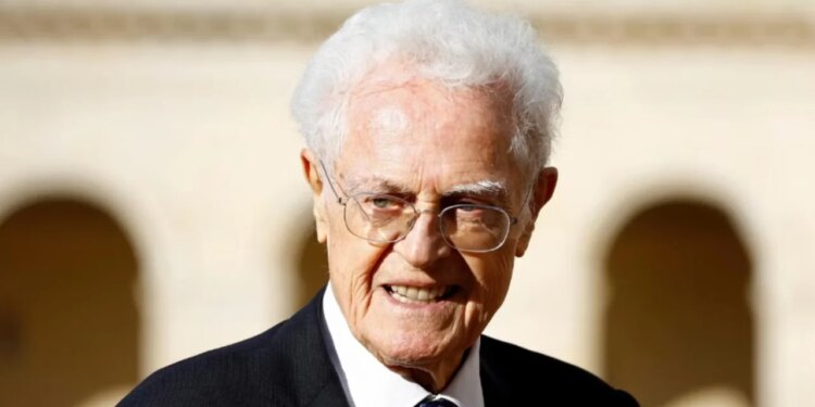 Ish-kryeministri francez, Lionel Jospin, ndërron jetë në moshën 88 vjeçare pas një ndërhyrjeje chirurgicale të rëndësishme.