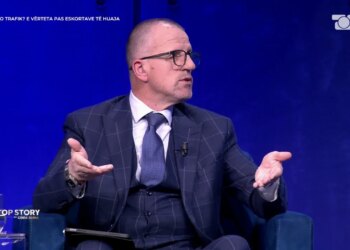 “Ish-prokurori zbulon detaje mbi prostitucionin në Shqipëri në ‘Top Story’: Vajzat rreshtoheshin, trafikantët zgjidhnin, ndërsa në Malësinë e Madhe janë evidentuar vila që…”