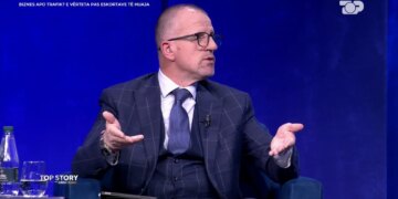 “Ish-prokurori zbulon detaje mbi prostitucionin në Shqipëri në ‘Top Story’: Vajzat rreshtoheshin, trafikantët zgjidhnin, ndërsa në Malësinë e Madhe janë evidentuar vila që…”