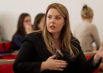 Ish-zv.drejtoresha e AKSHI-t lirohet nga arresti në shtëpi, Gjykata e Posaçme e vendos masën 'detyrim paraqitje'