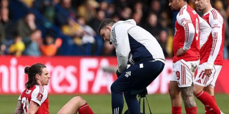 Italia siguron kualifikimin për playoff-in e Botërorit, por Gattuso përballet me problemet e Calafiorit, i cili pëson lëndim në përballjen me Arsenalin.