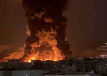 Izraeli godet instalimet naftëmbajtëse në Teheran, Irani njofton për katër viktima, ndërsa ka pasur edhe humbje në Liban nga sulmi.