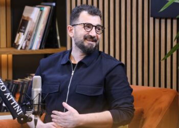 “Jam i pakënaqur, do të largohem”/ Albano Bogdo tregon për ndarjen e prindërve dhe marrëveshjen me nënën: Bashkë deri në vdekjen e njërës palë.