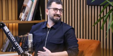 “Jam i pakënaqur, do të largohem”/ Albano Bogdo tregon për ndarjen e prindërve dhe marrëveshjen me nënën: Bashkë deri në vdekjen e njërës palë.