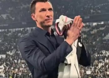Juventus, përshëndetje për Mario Mandzukic në rikthimin e tij në Torino (VIDEO)