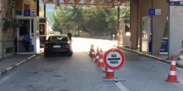 Kapet një ngarkesë prej 30 kg drogë në Kapshticë, arrestohet shtetasi grek për trafik ndërkombëtar.