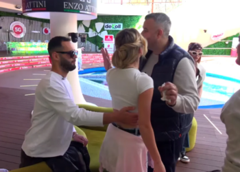 “Ke rënë brenda me Mirin”/ Përplasje e fortë mes Selinit dhe Rogertit, banorja ndjehet e emocionuar: Mos më prek