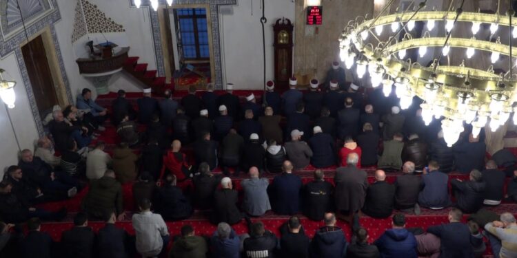 “Kosova, e bllokuar nga krizat”/ Myftiu Tërnava: Politika duhet të prioritetizojë interesin kombëtar mbi ato personale.