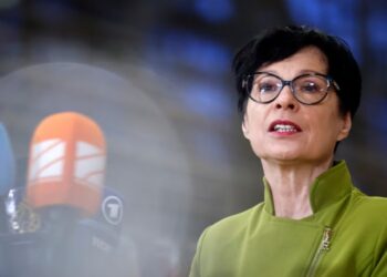 Kosova përballet me krizë politike: Marta Kos anulon vizitën në Prishtinë pas vendimit të Gjykatës Kushtetuese