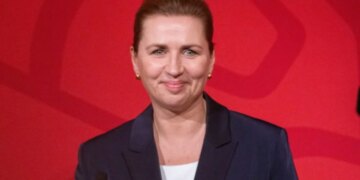 Kryeministrja daneze Frederiksen jep dorëheqjen pas mosarritjes së shumicës parlamentare: Qeveria e re përballet me sfida të rëndësishme.