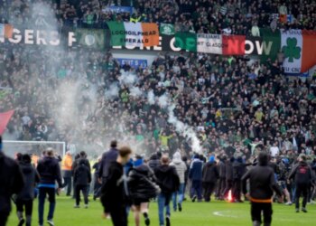 Kupa e Skocisë: Bajrami realizon gol në serinë e penalltive në përballjen Rangers-Celtic, por ndeshja mbyllet në kaos për shkak të tifozëve (VIDEO)