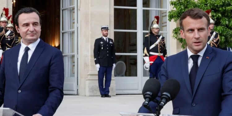 Kurti në Francë; Vuçiç sugjeron se kryeministri i Kosovës mund të propozojë dërgimin e FSK-së në Veri.