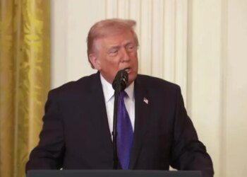 “Ky ishte mundësia jonë e fundit dhe më e mirë për të vepruar”, thotë Trump nga Shtëpia e Bardhë: Irani përbën një kërcënim të papranueshëm në Lindjen e Mesme.