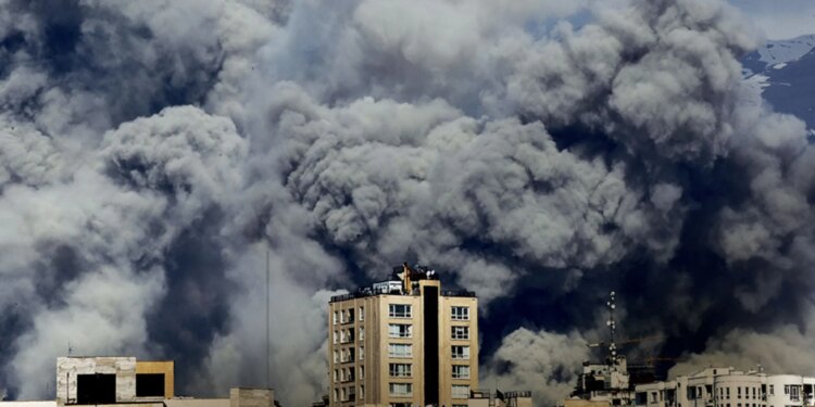 LIVE/ Teherani sulmon Abu Dhabin dhe ambasadën amerikane në Irak, Izraeli eliminon zyrtarin e lartë të Iranit. Trump kritikon NATO-n, një zyrtar amerikan i lartë për antiterrorin jep dorëheqjen.