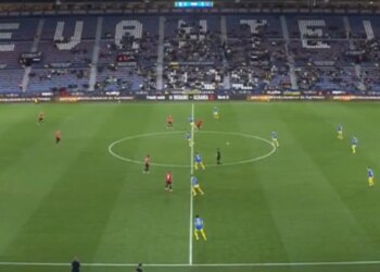 LIVE Ukraina-Shqipëri: Ukrainasit e heqin topin nga rrjeti, goli anulohet për shkak të pozicionit jashtë loje.