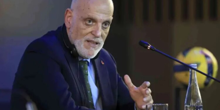 Liga aprovoi transferimin e Messit te Barcelona, ndërsa Tebas mohon pretendimet e Xavit: Asnjëherë nuk e kemi miratuar.