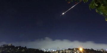 Lufta në Lindjen e Mesme: Eksplozione në Jerusalem pas goditjeve nga Irani, ushtria izraelite njofton shkatërrimin e rreth 300 raketahedhësve që nga nisja e përplasjeve.