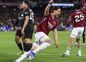 Man City humb mundësinë për të siguruar titullin pas barazimit në ndeshjen ndaj West Hamit.