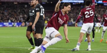 Man City humb mundësinë për të siguruar titullin pas barazimit në ndeshjen ndaj West Hamit.