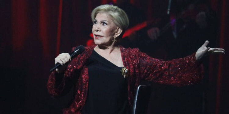 Marinella, këngëtarja e njohur greke, vdes në moshën 87-vjeçare, pas një karriere gjashtëdhjetëvjeçare në muzikë.