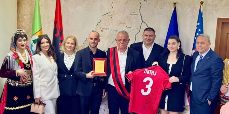 Mario Mitaj nis grumbullimin e kombëtares në Koplik, vendin e origjinës së prindërve të tij.