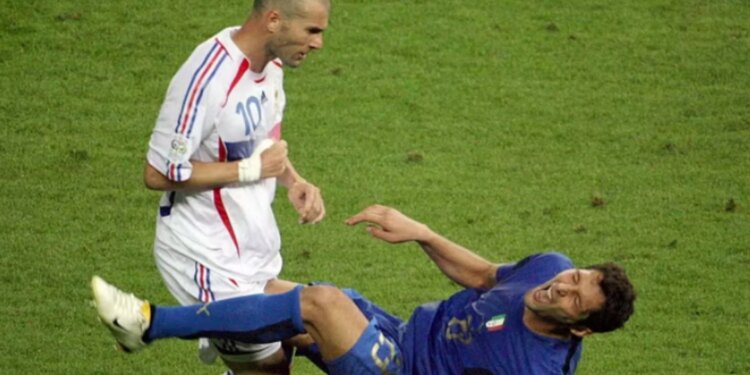 Materazzi dhe kartoni i kuq për Zidane: Mbrojtësi kujton se gjithçka filloi me një qortim nga Gattuso