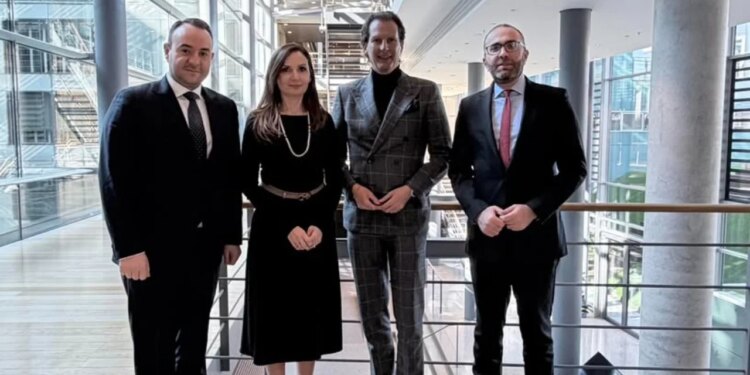 "Mbështetje nga Gjermania për integrimin e Shqipërisë në Bashkimin Evropian" / Opozita takohet me deputetin e Bundestagut: Theksohen nevoja për reforma dhe standarde demokratike.