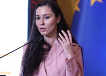 Mbi tre orë diskutim në një mbledhje të mbyllur, Drejtoresha e Kadastrës para Ramës dhe grupit të PS: Regjistri i plotë i titujve të pronësisë do të përfundojë brenda vitit 2027.