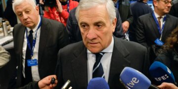 “Ministri i Jashtëm Italian, Antonio Tajani: Qipro nuk merr pjesë në operacione ushtarake, Teherani duhet të jetë i kujdesshëm”
